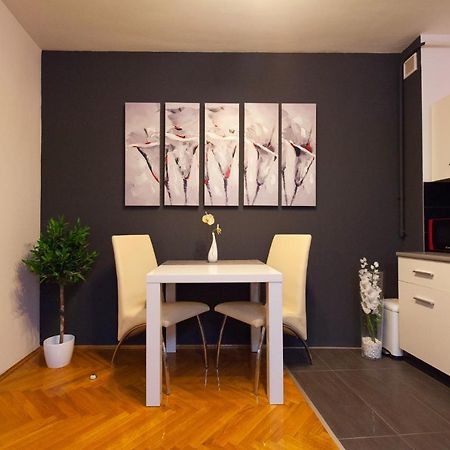 Apartman Aurelius - Private Parking Осієк Екстер'єр фото