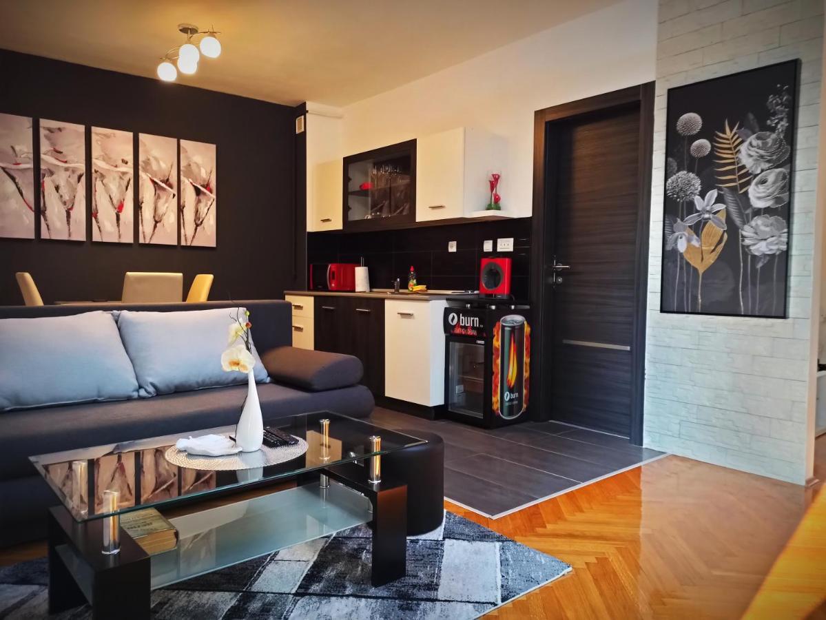 Apartman Aurelius - Private Parking Осієк Екстер'єр фото